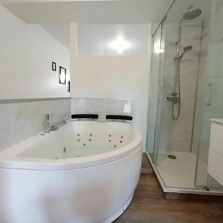 Sejour Sauna Et Jacuzzi Cocon Apartment *